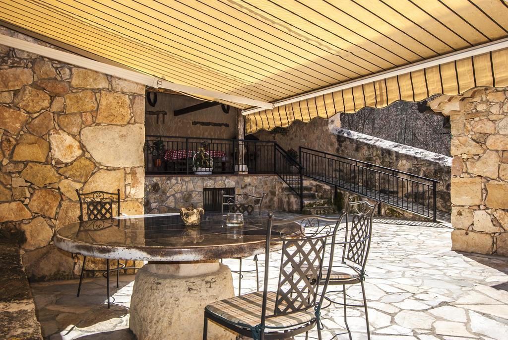 La Fuente Del Poval Guest House Caballar Exterior photo