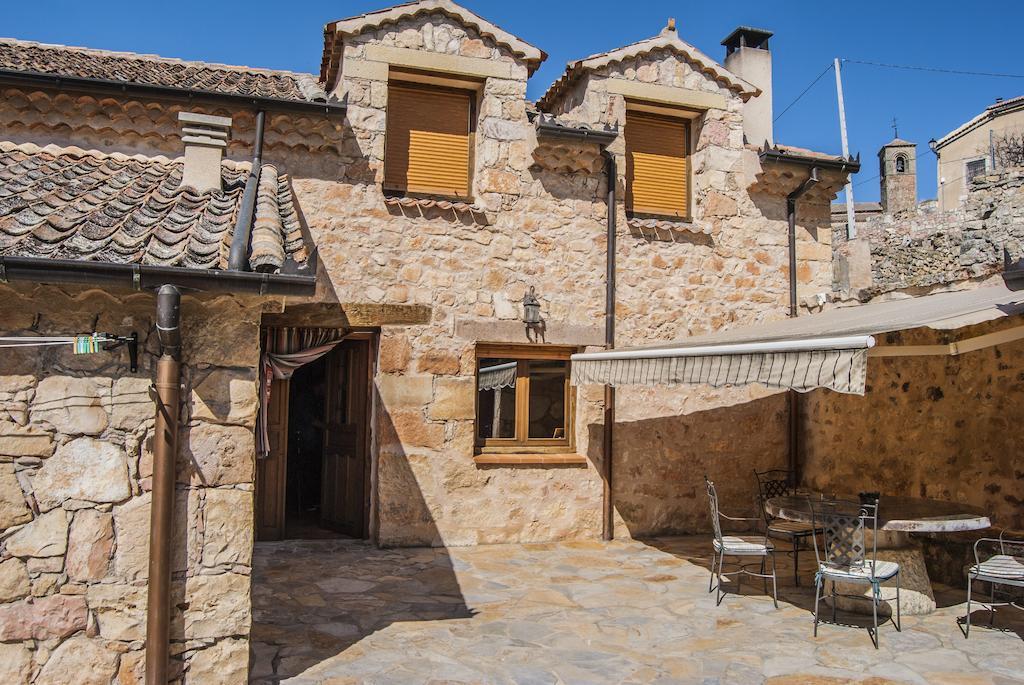La Fuente Del Poval Guest House Caballar Exterior photo