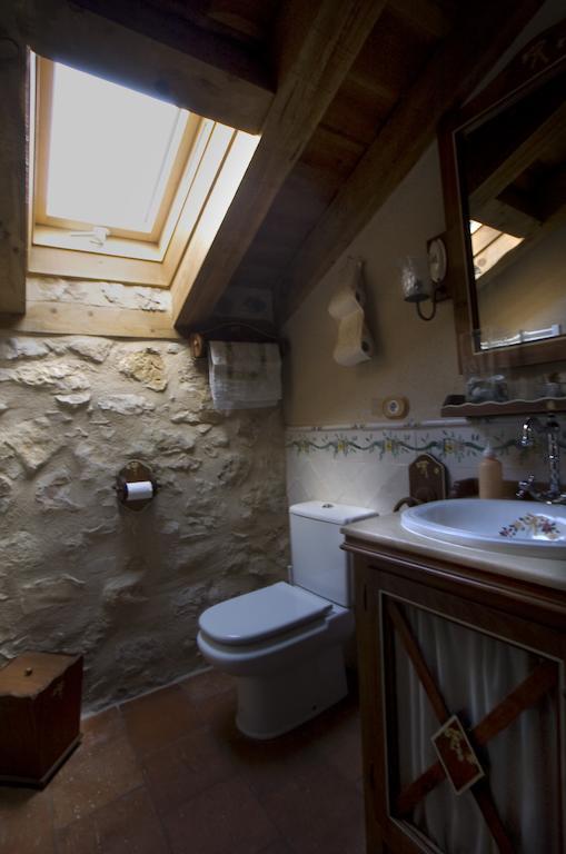 La Fuente Del Poval Guest House Caballar Exterior photo