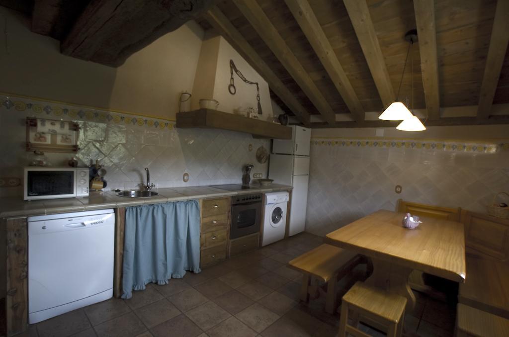 La Fuente Del Poval Guest House Caballar Room photo